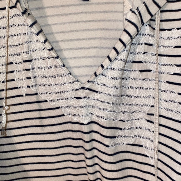 Champs Sweater size Large - Picture 2 of 3